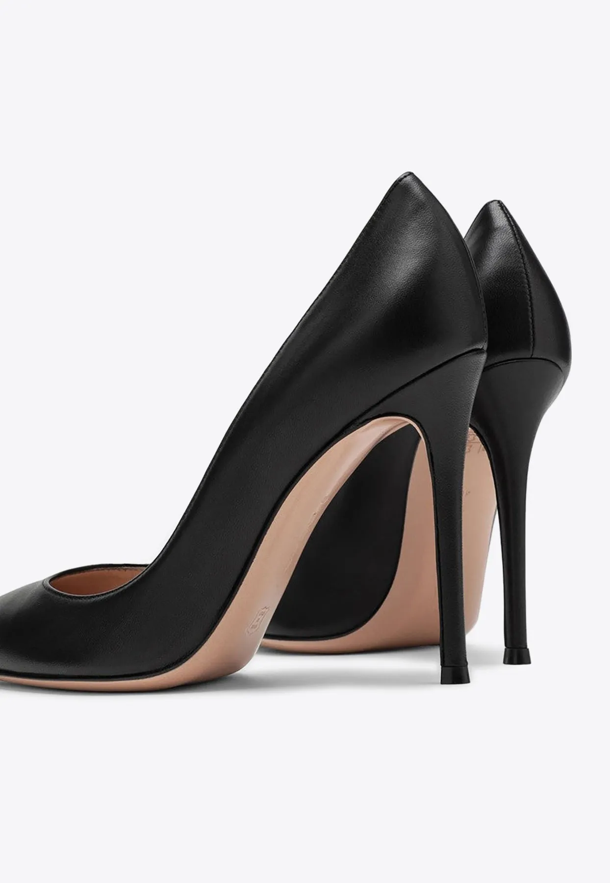 105 Pointed Leather Pumps