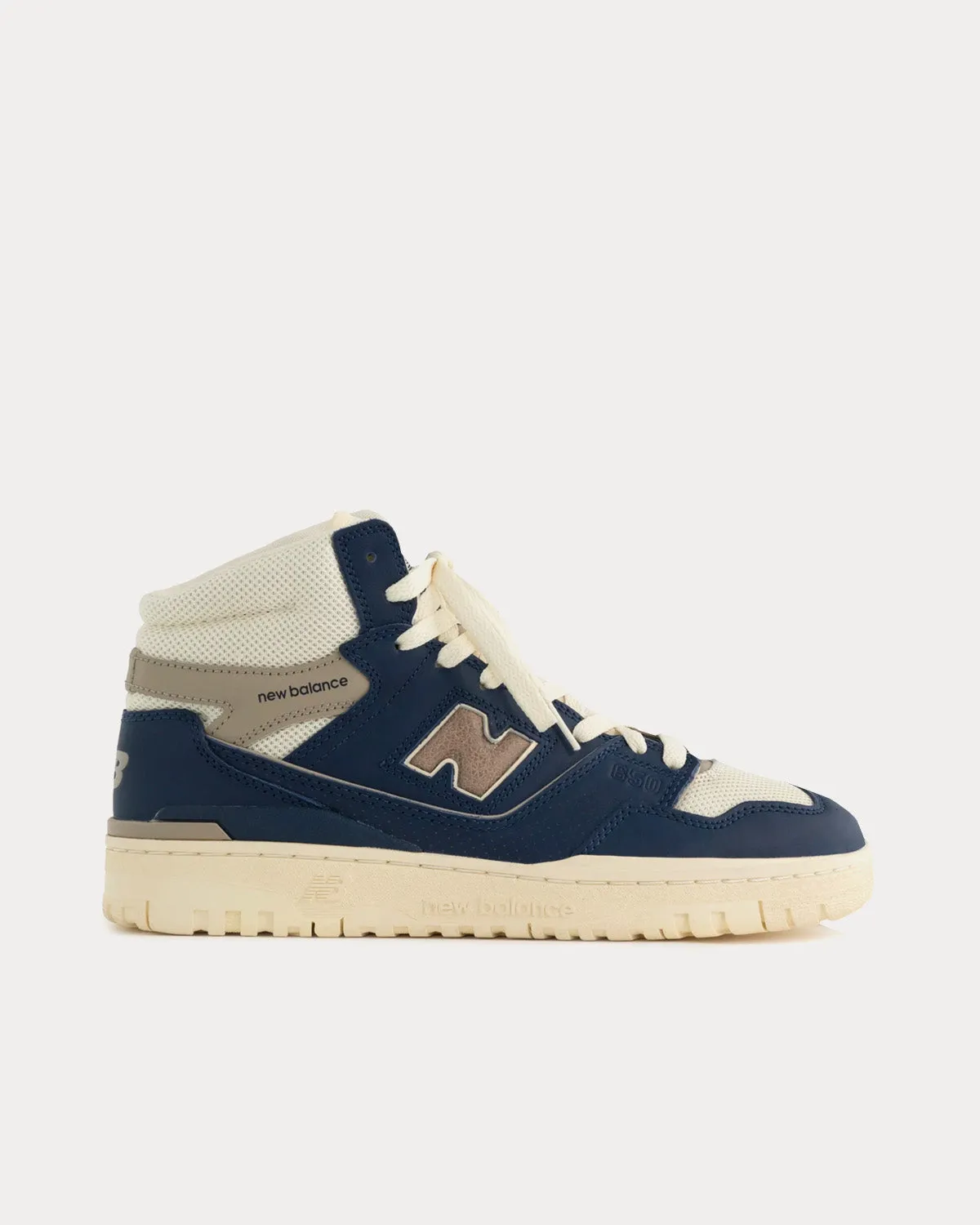 650r Navy High Top Sneakers