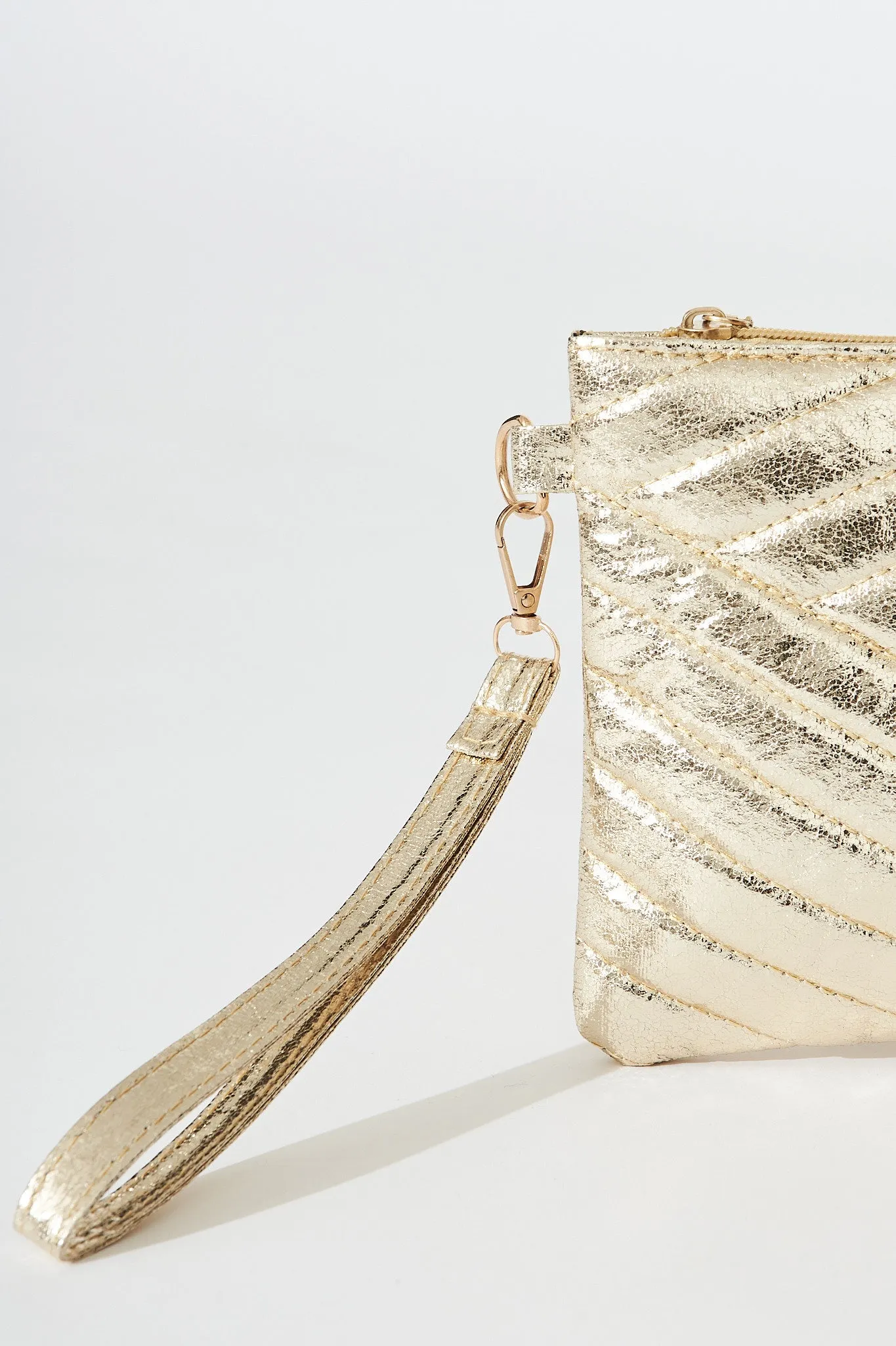 August   Delilah Mauriel Clutch In Gold