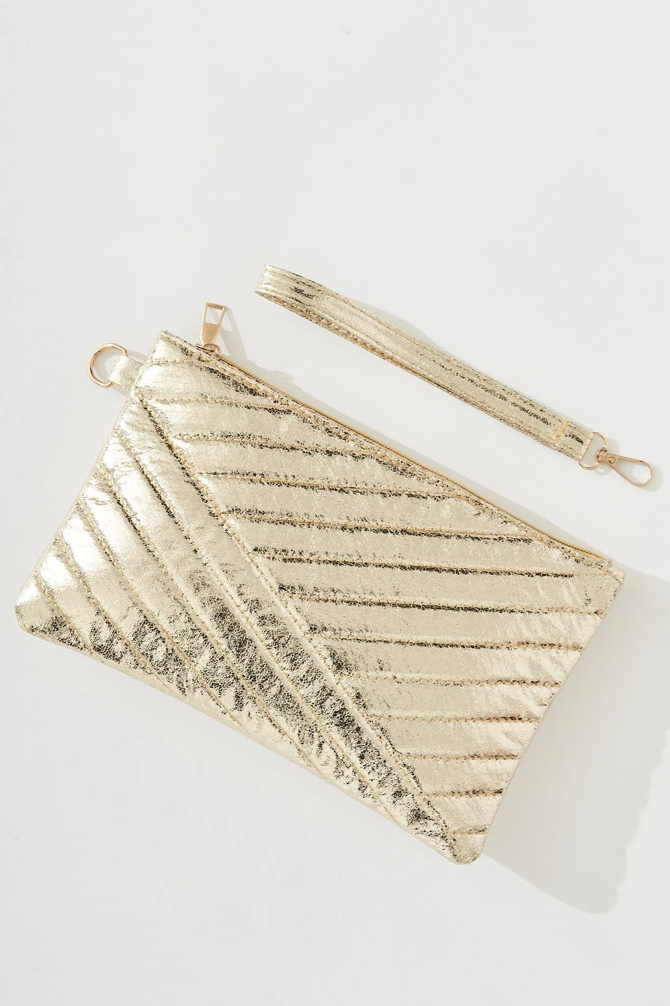 August   Delilah Mauriel Clutch In Gold