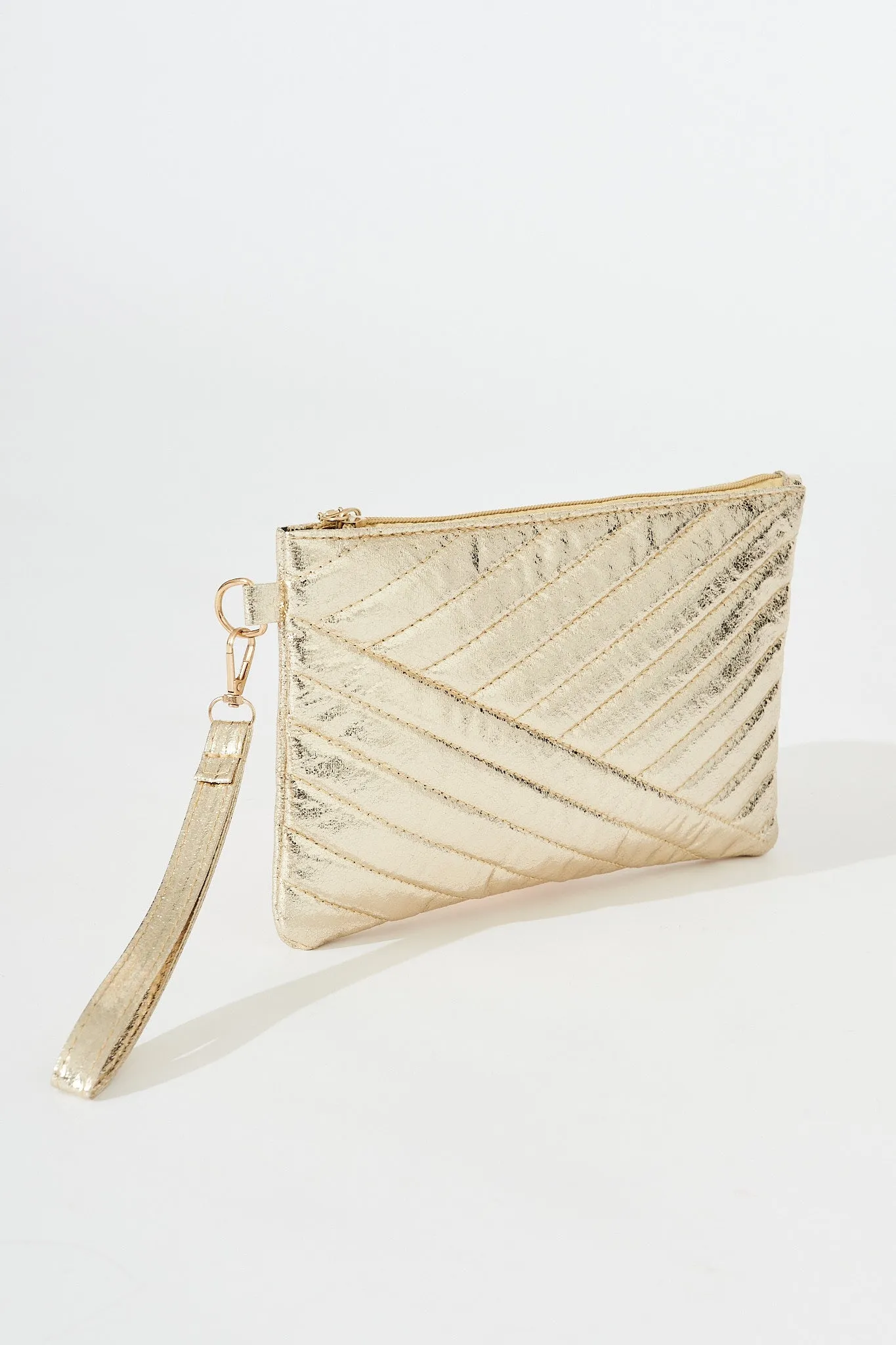 August   Delilah Mauriel Clutch In Gold