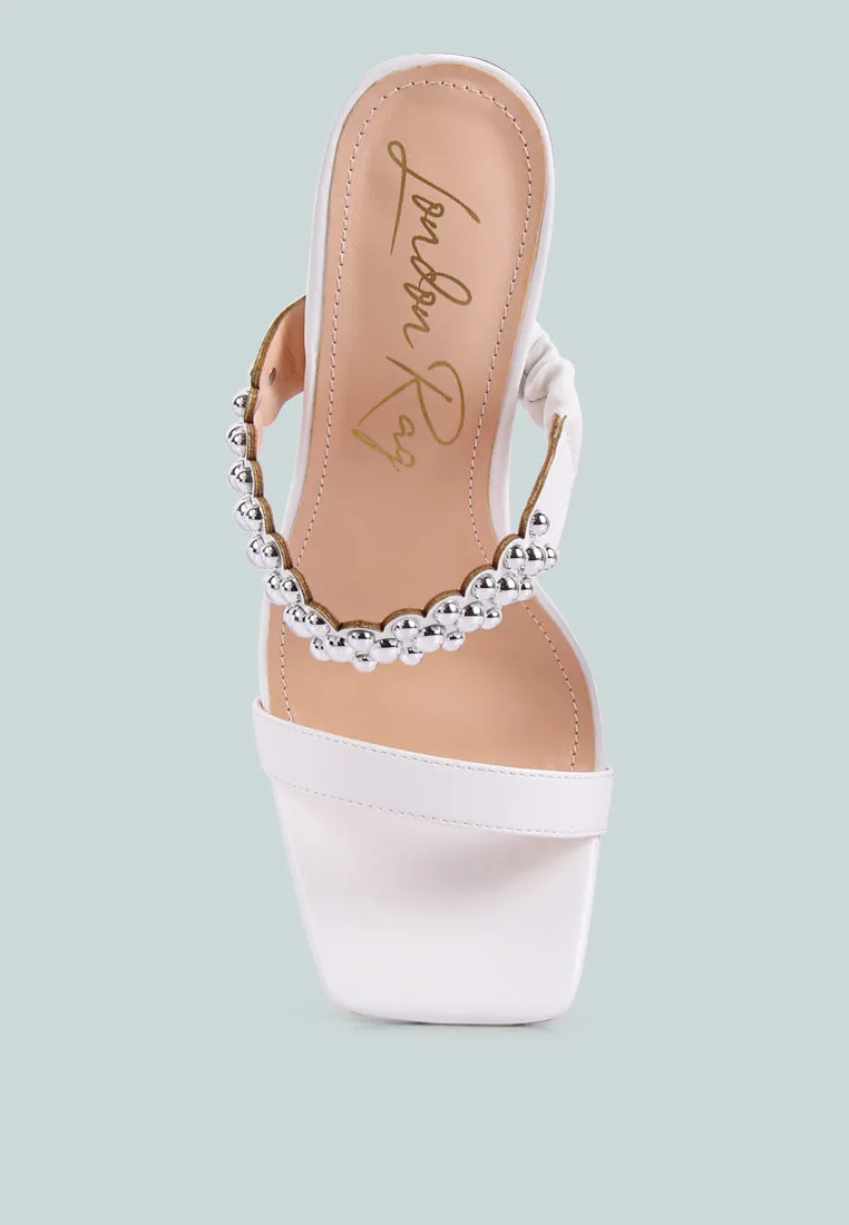 bandy high heel metal ball
