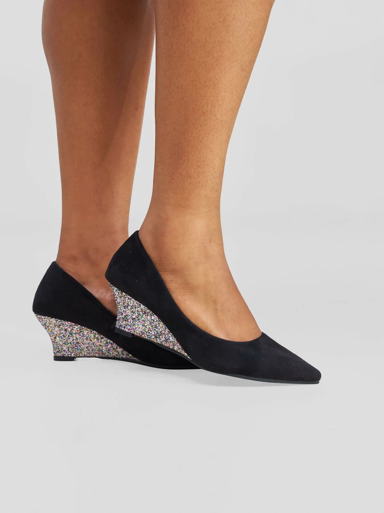 Sued Closed Wedge Heel - Black