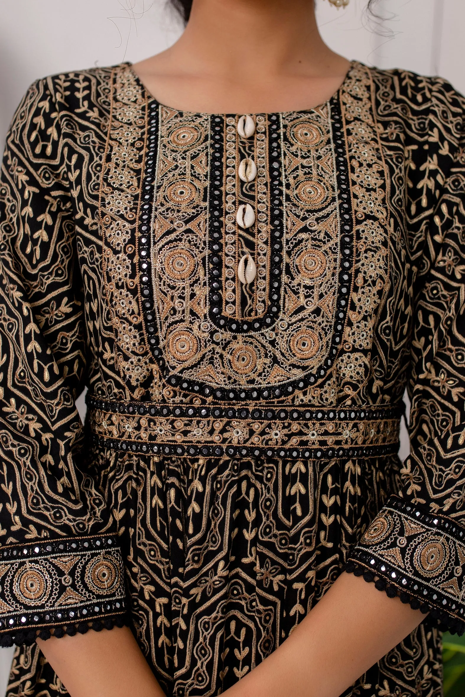Women's Rayon Black Tiered/Anarkali Gown