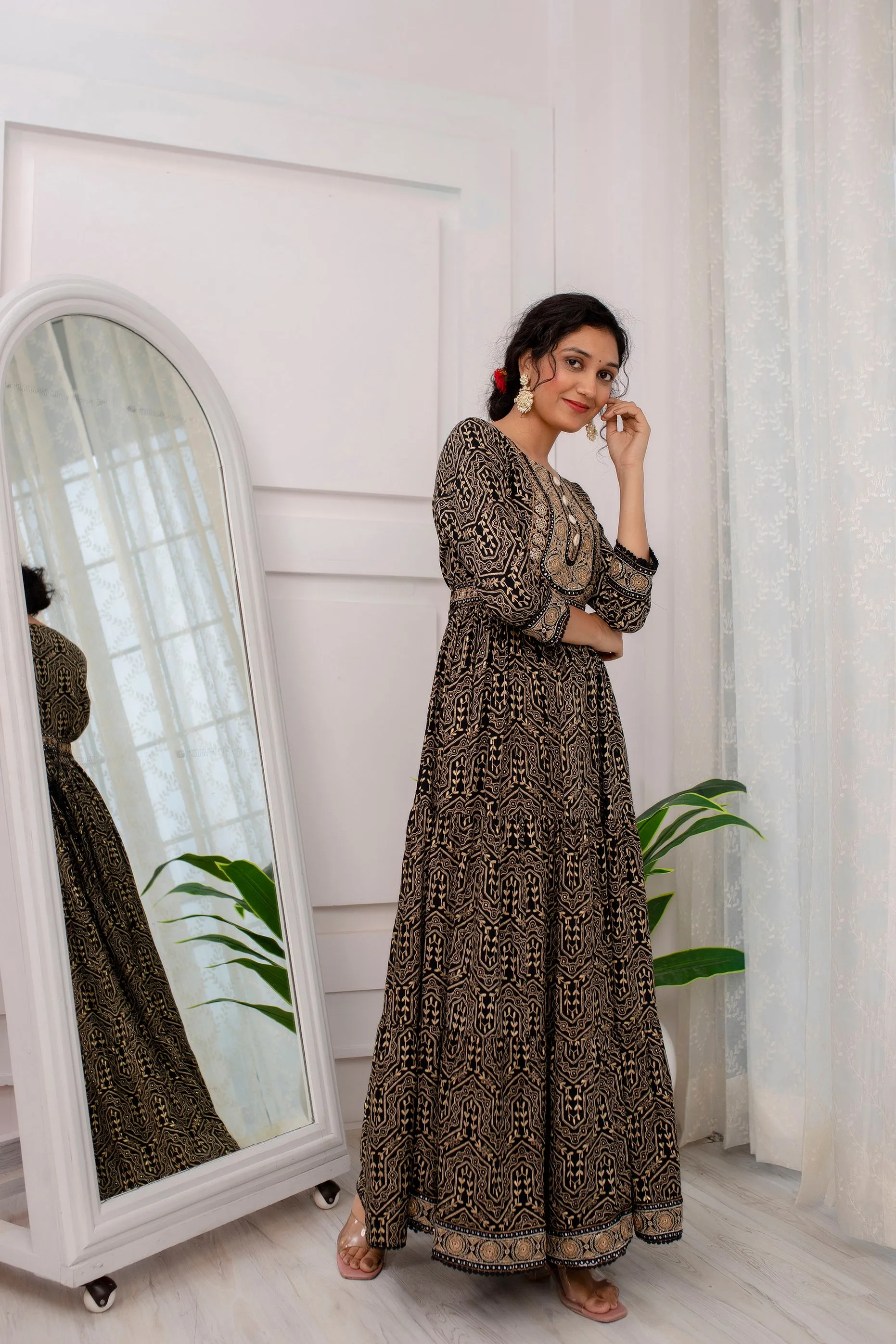 Women's Rayon Black Tiered/Anarkali Gown