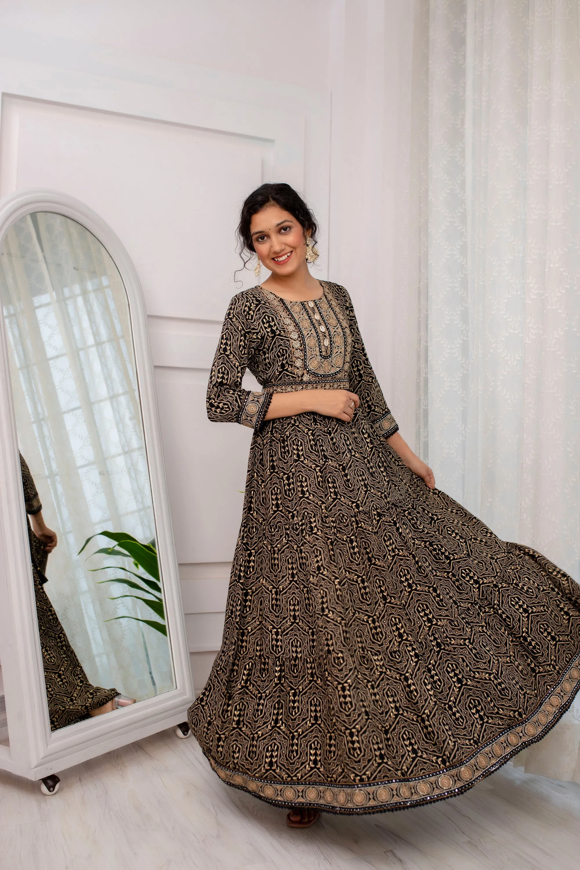 Women's Rayon Black Tiered/Anarkali Gown